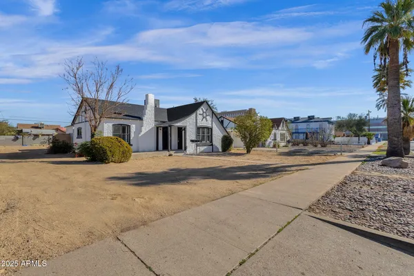 $510,500 | 329 North 17th Drive, Phoenix, AZ 85007