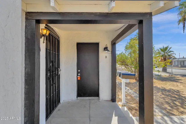 $529,000 | 329 North 17th Drive, Phoenix, AZ 85007