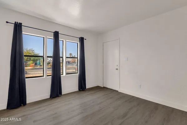 $510,500 | 329 North 17th Drive, Phoenix, AZ 85007