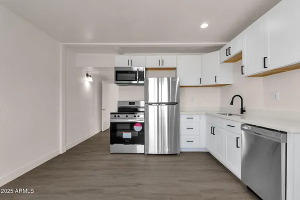 $510,500 | 329 North 17th Drive, Phoenix, AZ 85007