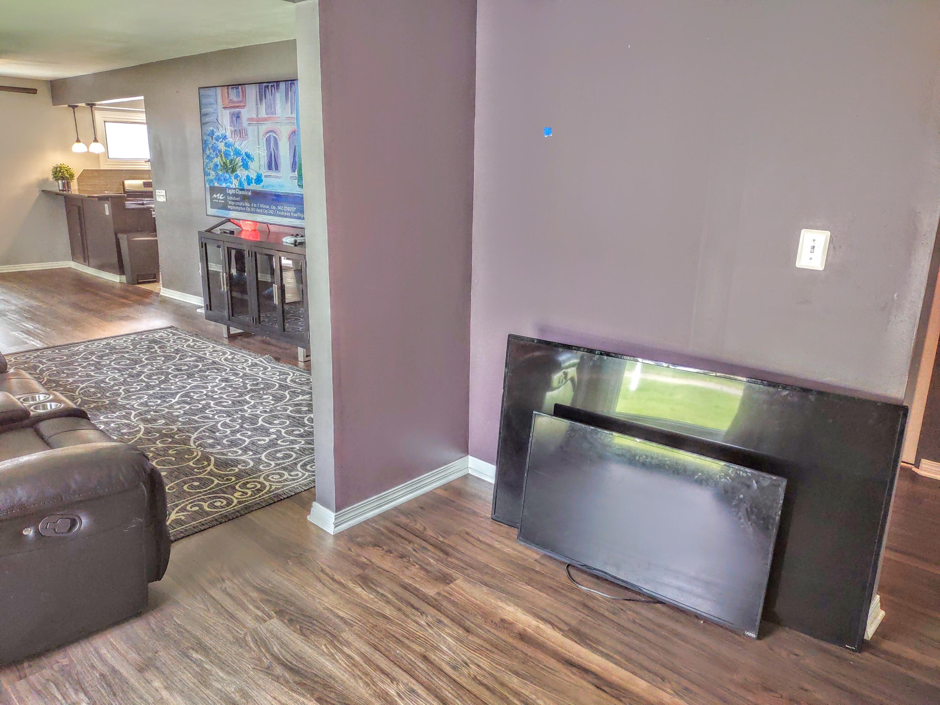 2410 Middlefield Road Trenton, MI 48183 - Photo 15 of 44 13 - Foyer