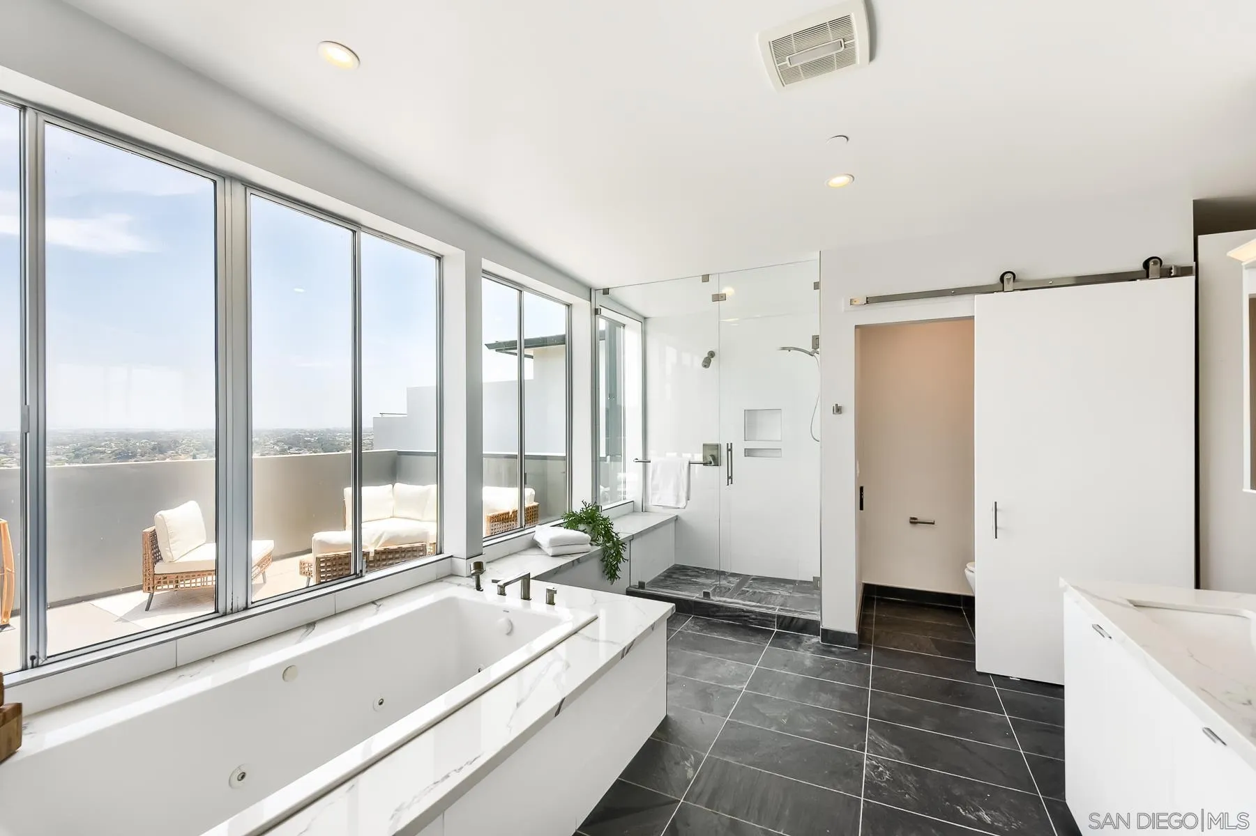 5725 Soledad Mountain Road La Jolla, CA 92037 - Photo 20 of 55
