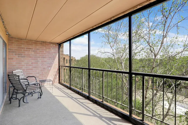 $179,900 | 3300 Louisiana Avenue South, Unit 517, St. Louis Park, MN 55426