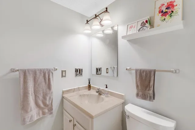 $179,900 | 3300 Louisiana Avenue South, Unit 517, St. Louis Park, MN 55426