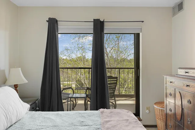 $179,900 | 3300 Louisiana Avenue South, Unit 517, St. Louis Park, MN 55426