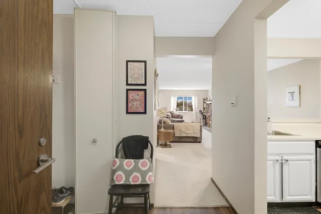 $179,900 | 3300 Louisiana Avenue South, Unit 517, St. Louis Park, MN 55426