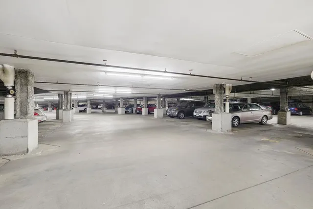 $179,900 | 3300 Louisiana Avenue South, Unit 517, St. Louis Park, MN 55426