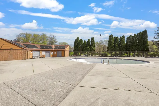 $179,900 | 3300 Louisiana Avenue South, Unit 517, St. Louis Park, MN 55426