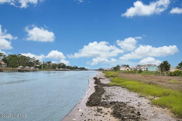 $304,500 | 3350 Club Villas Drive, Unit 105, Southport, NC 28461