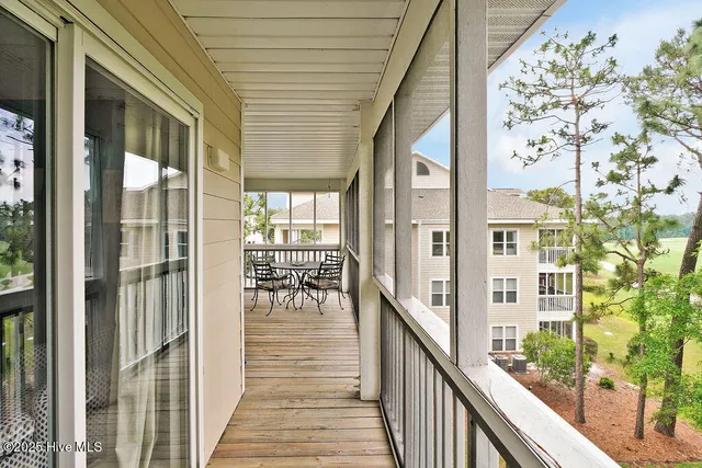 $304,500 | 3350 Club Villas Drive, Unit 105, Southport, NC 28461