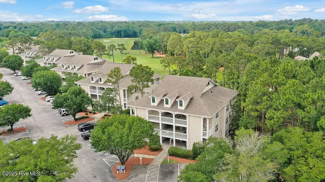 $304,500 | 3350 Club Villas Drive, Unit 105, Southport, NC 28461