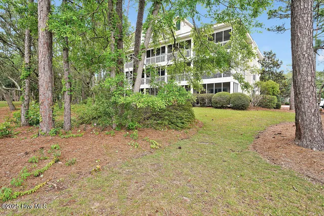 $304,500 | 3350 Club Villas Drive, Unit 105, Southport, NC 28461