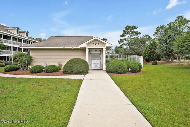 $304,500 | 3350 Club Villas Drive, Unit 105, Southport, NC 28461