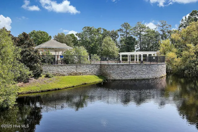 $304,500 | 3350 Club Villas Drive, Unit 105, Southport, NC 28461