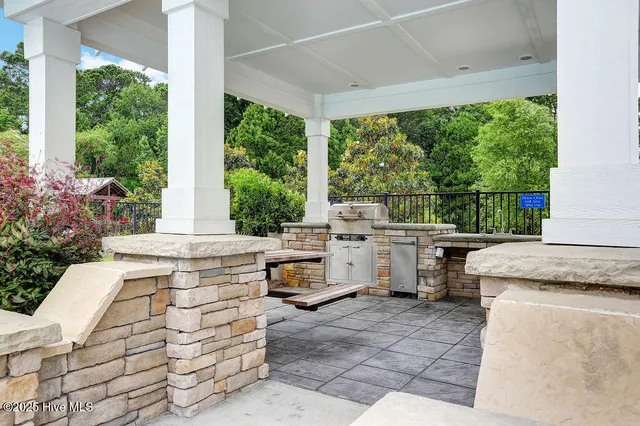 $304,500 | 3350 Club Villas Drive, Unit 105, Southport, NC 28461