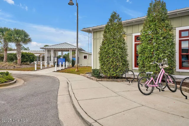 $304,500 | 3350 Club Villas Drive, Unit 105, Southport, NC 28461