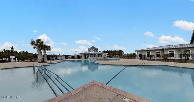$304,500 | 3350 Club Villas Drive, Unit 105, Southport, NC 28461