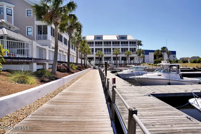 $304,500 | 3350 Club Villas Drive, Unit 105, Southport, NC 28461