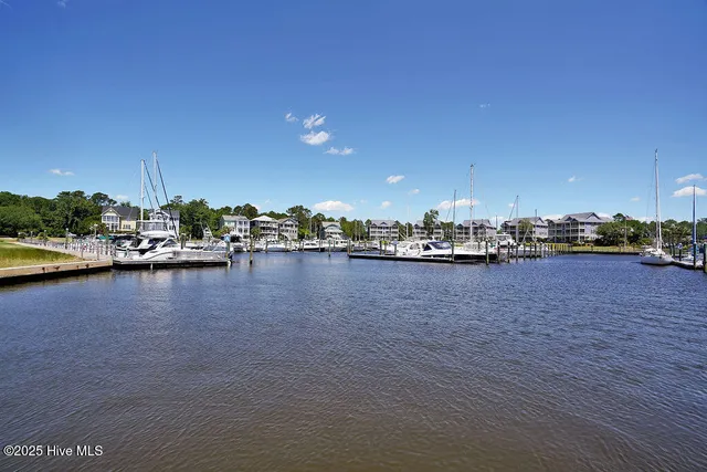 $304,500 | 3350 Club Villas Drive, Unit 105, Southport, NC 28461