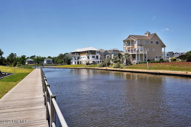 $304,500 | 3350 Club Villas Drive, Unit 105, Southport, NC 28461