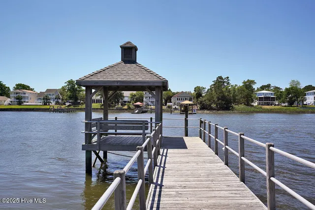$304,500 | 3350 Club Villas Drive, Unit 105, Southport, NC 28461