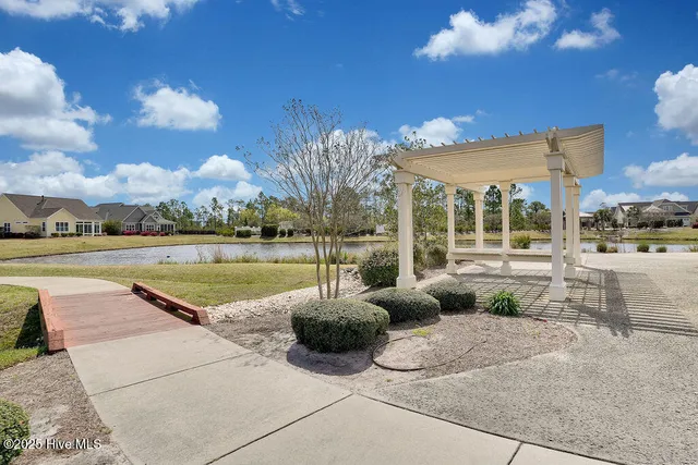 $304,500 | 3350 Club Villas Drive, Unit 105, Southport, NC 28461