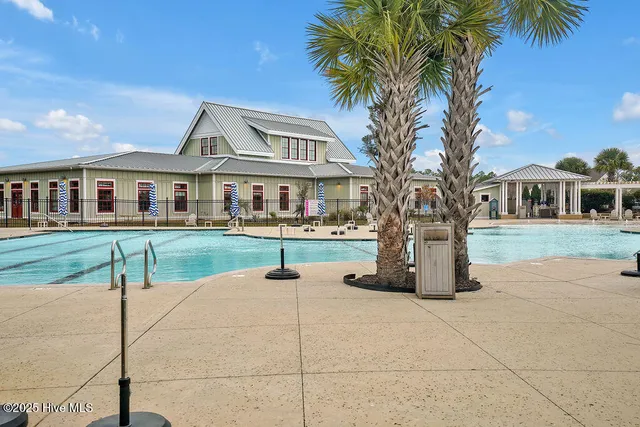 $304,500 | 3350 Club Villas Drive, Unit 105, Southport, NC 28461