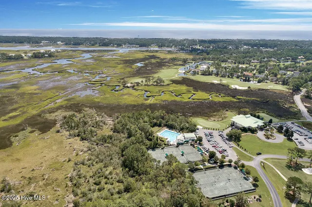 $304,500 | 3350 Club Villas Drive, Unit 105, Southport, NC 28461