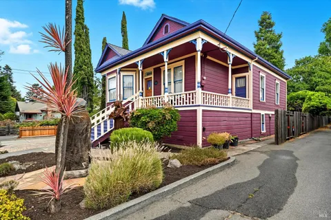 $698,000 | 722 Beaver Street, Santa Rosa, CA 95404