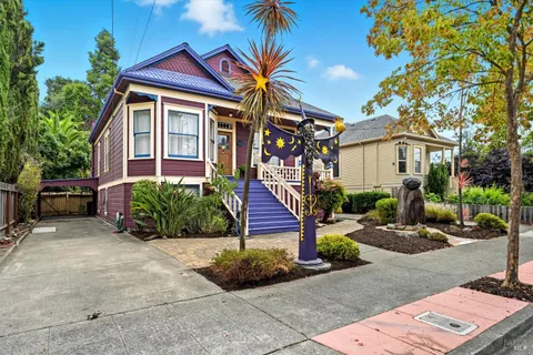 $698,000 | 722 Beaver Street, Santa Rosa, CA 95404