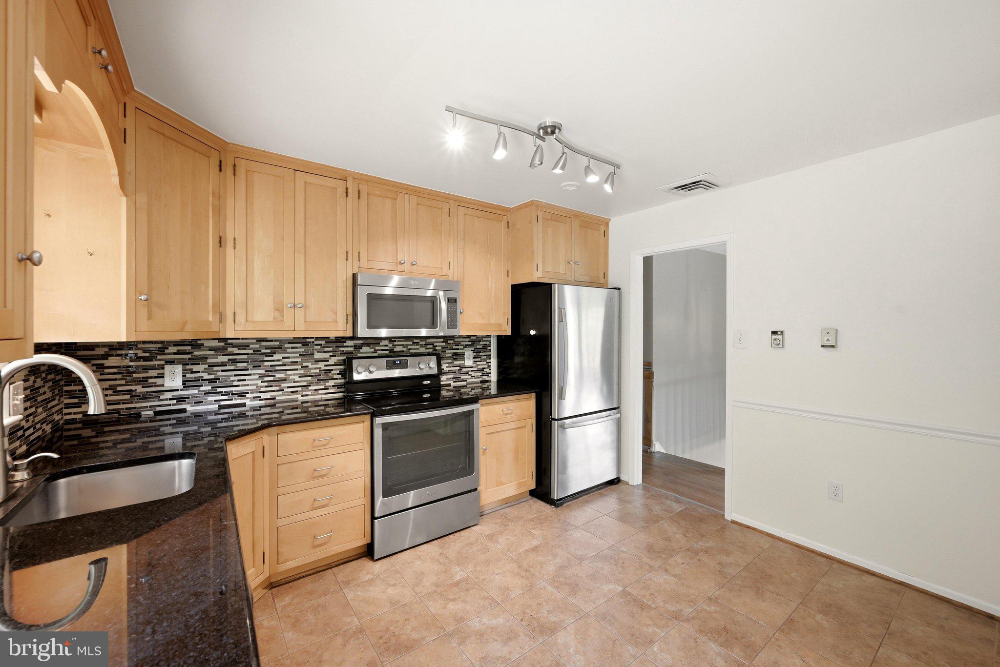 18459 Harmony Church Road Hamilton, VA 20158 - Photo 20 of 80 Kitchen