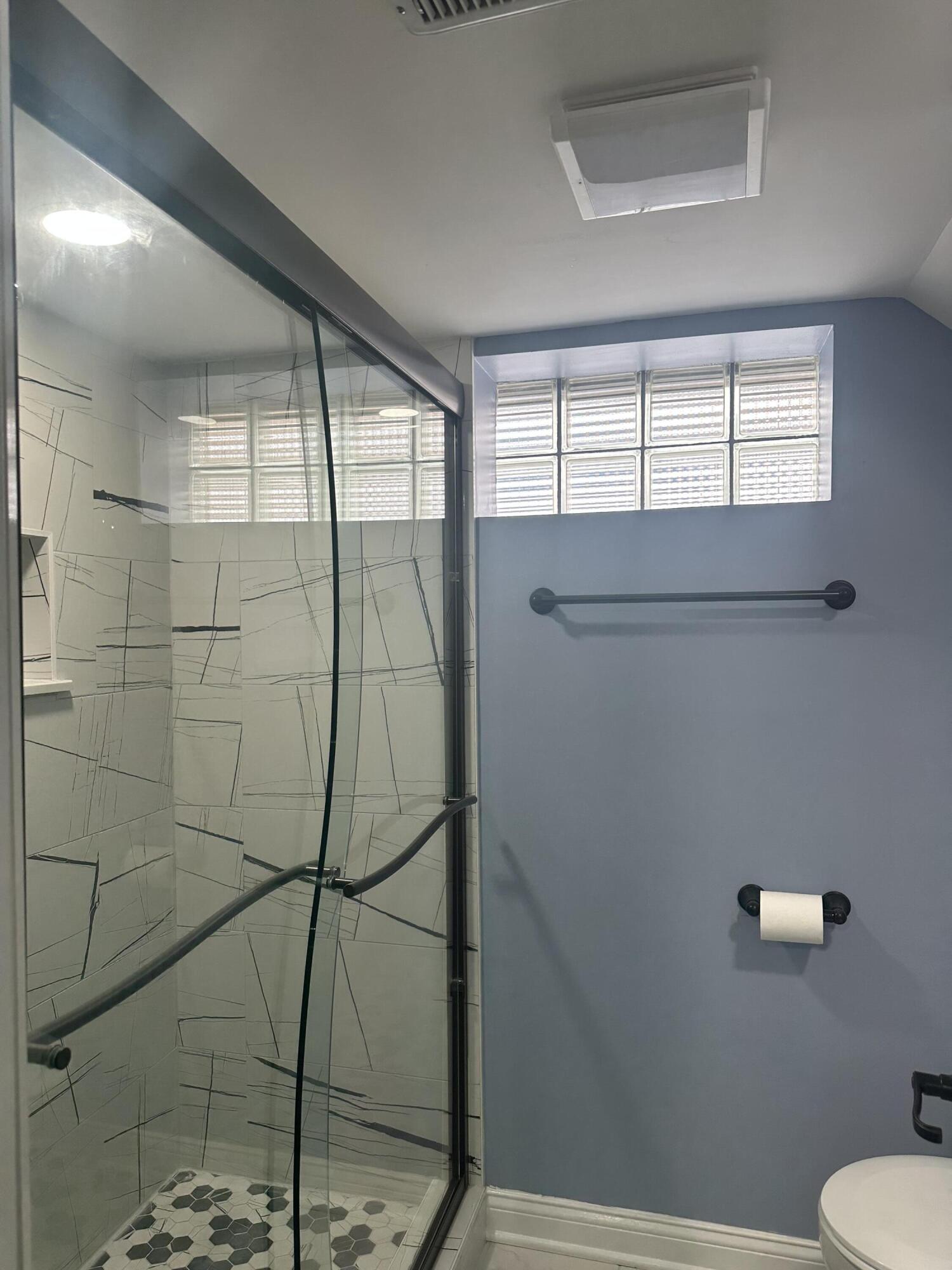 556 Gerry Street Gary, IN 46406 - Photo 14 of 21 a bathroom with a shower