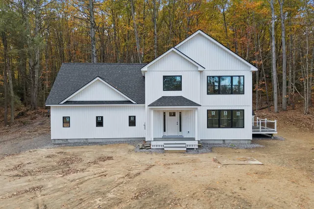 $899,000 | 1595 U.S. Route 1, Freeport, ME 04032