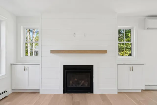 $899,000 | 1595 U.S. Route 1, Freeport, ME 04032