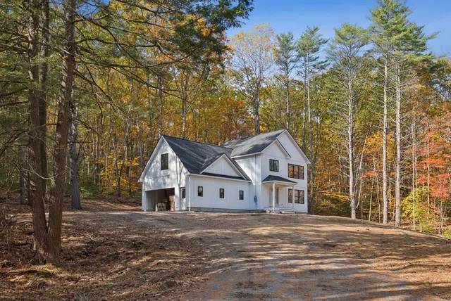 $899,000 | 1595 U.S. Route 1, Freeport, ME 04032