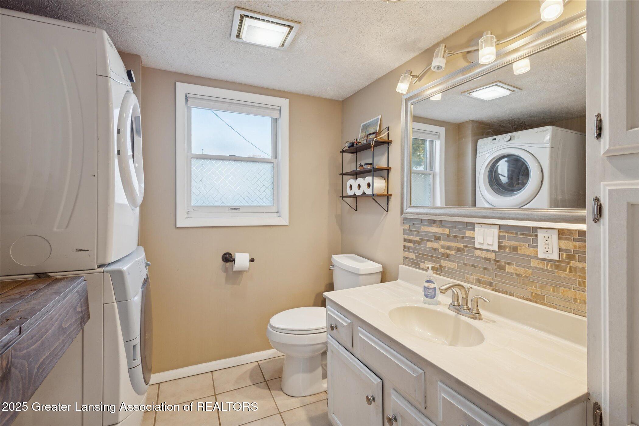 1600 Locher Road Dewitt, MI 48820 - Photo 31 of 50 31-1600-Locher-Rd-WindowStill