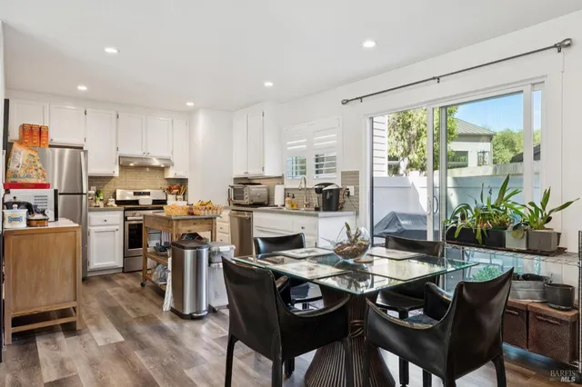 $1,695,000 | 6-8 Burgundy Way, Yountville, CA 94599