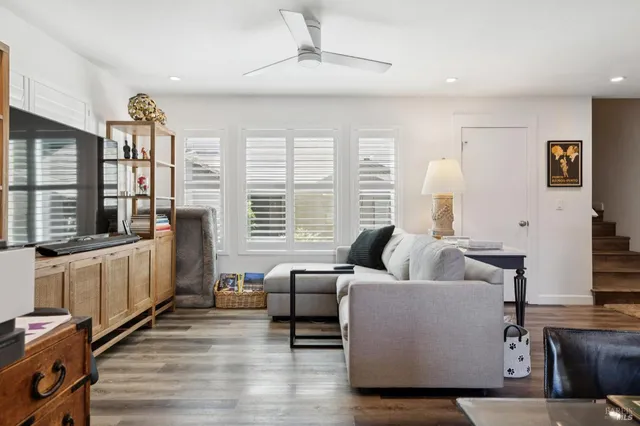 $1,695,000 | 6-8 Burgundy Way, Yountville, CA 94599