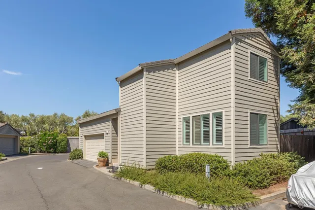 $1,695,000 | 6-8 Burgundy Way, Yountville, CA 94599