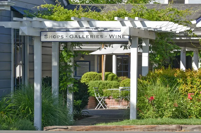 $1,695,000 | 6-8 Burgundy Way, Yountville, CA 94599