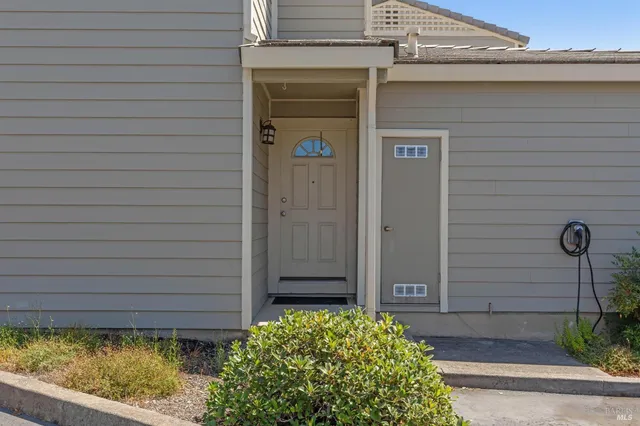 $1,695,000 | 6-8 Burgundy Way, Yountville, CA 94599