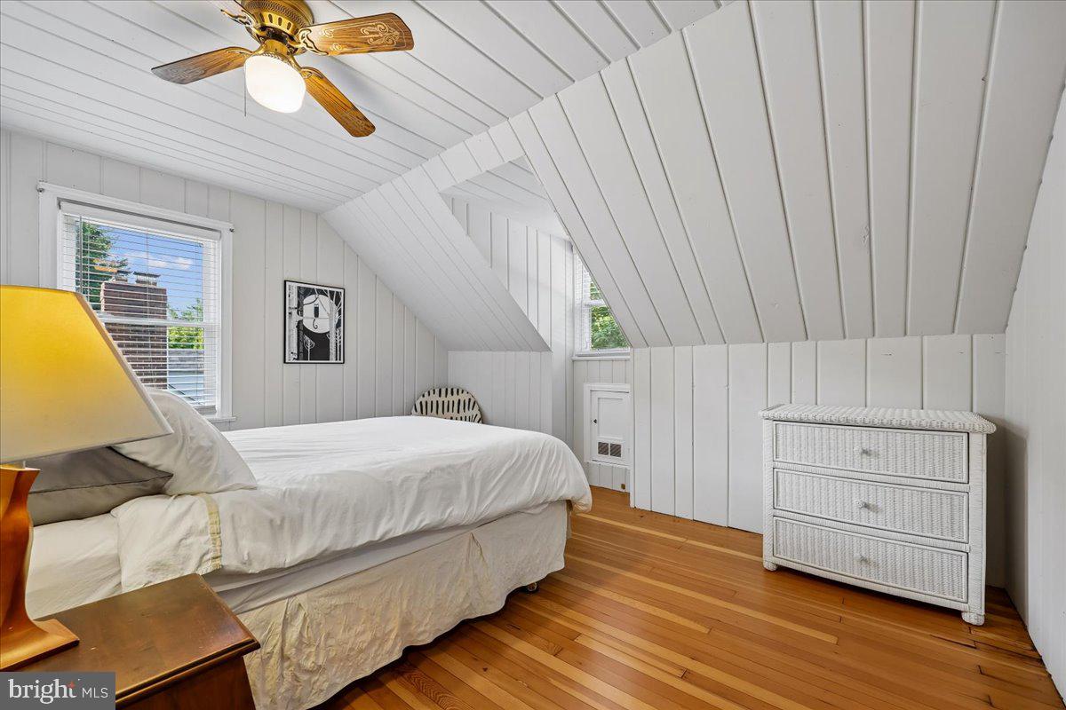 10404 Amherst Avenue Silver Spring, MD 20902 - Photo 25 of 49 Upper level bedroom