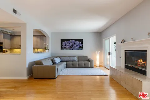 $1,699,999 | 6435 Zumirez Drive, Unit 14, Malibu, CA 90265