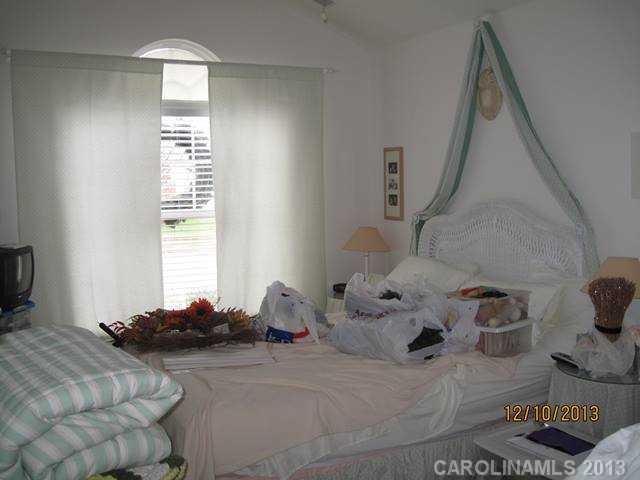10414 Carver Falls Road Charlotte, NC 28214 - Photo 5 of 7