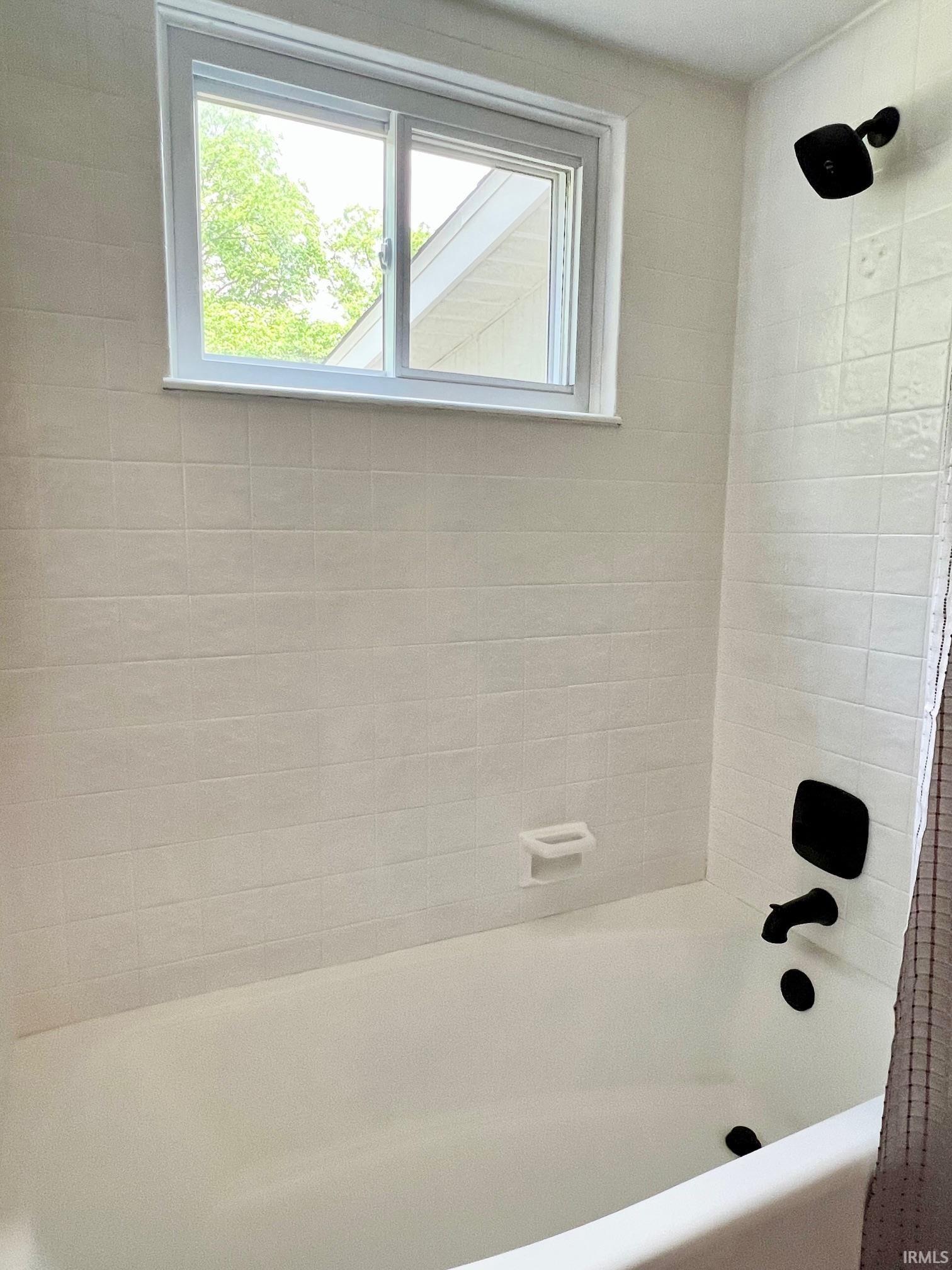 5923 East Hills Road Fort Wayne, IN 46804 - Photo 21 of 36 Gallery Image 21