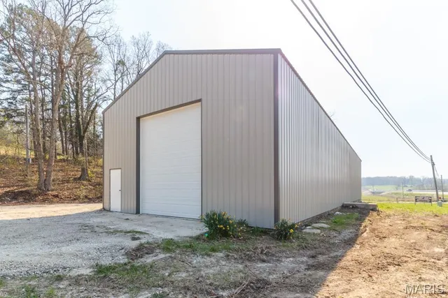 $199,900 | 18826 Highway 64, Lebanon, MO 65536