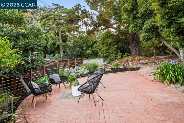 $1,395,000 | 5621 Maxwelton Road, Oakland, CA 94618