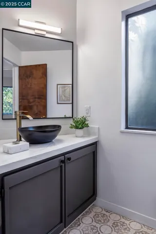 $1,395,000 | 5621 Maxwelton Road, Oakland, CA 94618