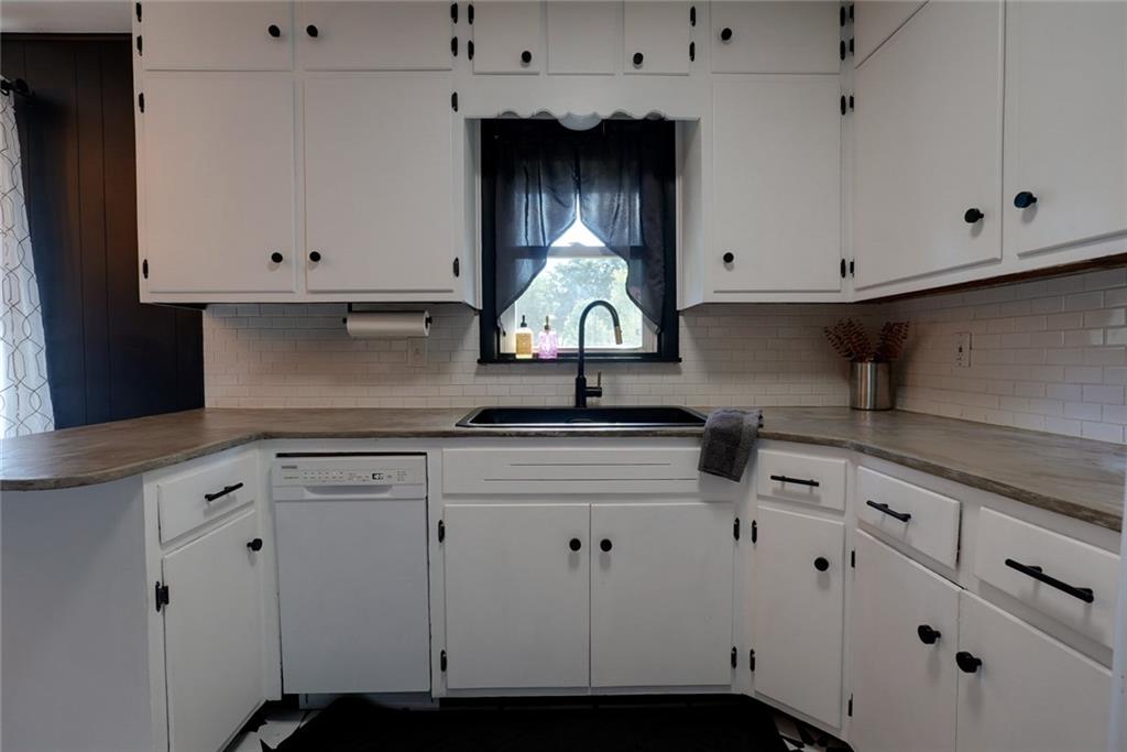 2608 Baker Road Independence, MO 64057 - Photo 10 of 30