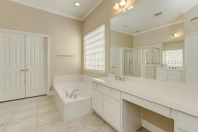 $4,300 | 5715 Sapphire Vista Lane, Houston, TX 77041